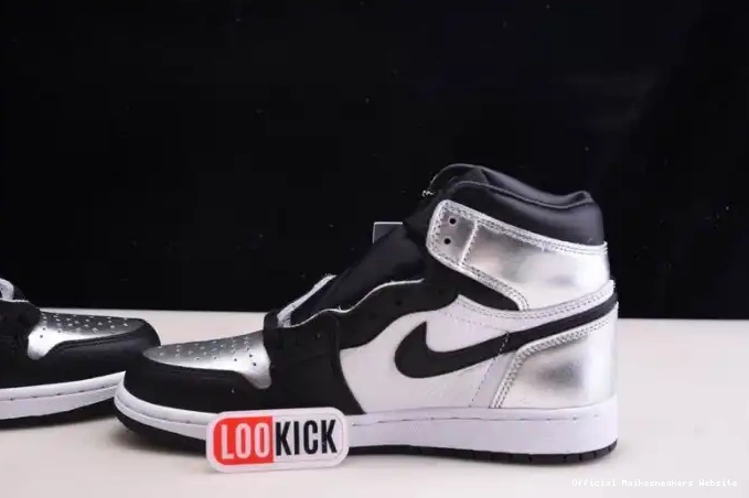 Official Maikesneakers SILVER WMNS TOE OG JORDAN AIR HIGH CD0461-001 1 0405